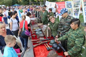 Астраханские поисковики организовали для жителей и гостей Советского района г.Астрахани патриотические площадки, посвященные празднованию Дня города